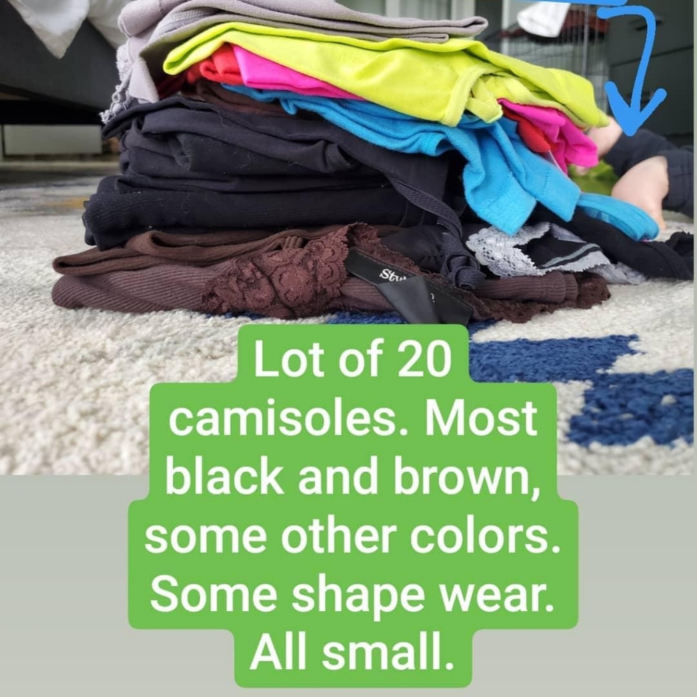 Lot of 20 camisoles